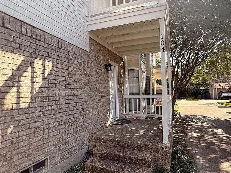 817 Pavillion St #104 — Photo 3