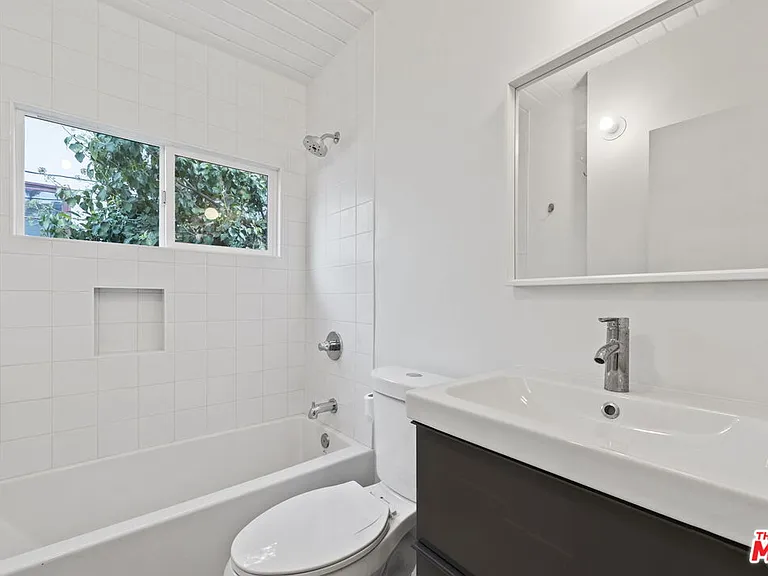2210 Echo Park Ave #4 — Photo 7