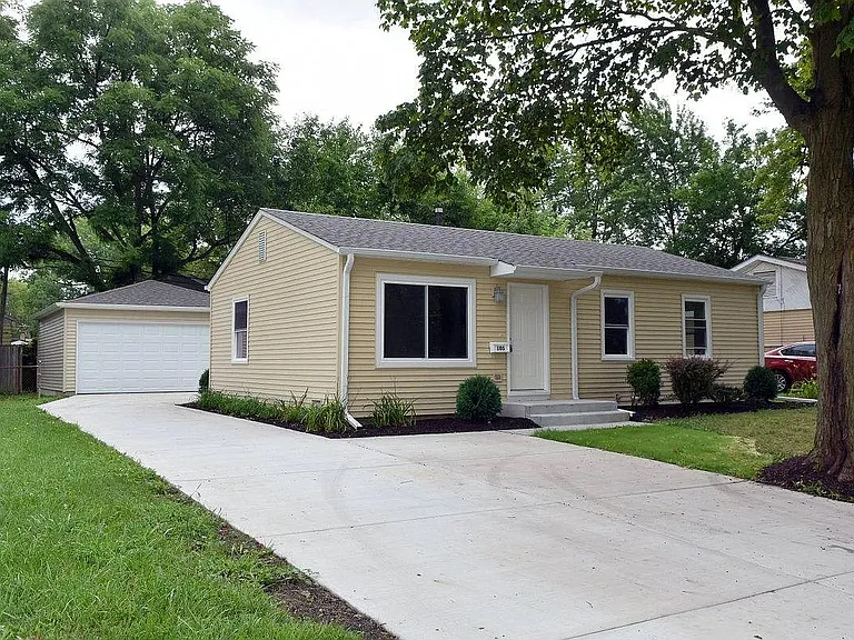 101 S Bartlett Rd — Photo 1