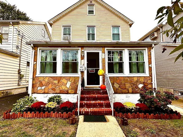 9428 214th St, Queens Village, NY 11428