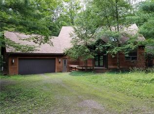 9 Woodstock Rd, Glenwood, NY
