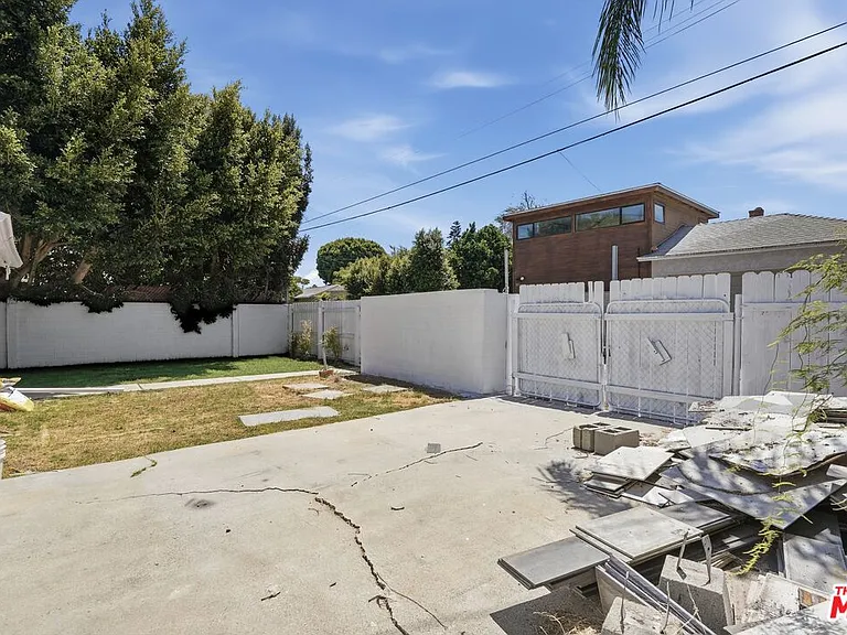 2938 Kansas Ave — Photo 41