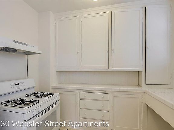 4th image of 3130 Webster St #22