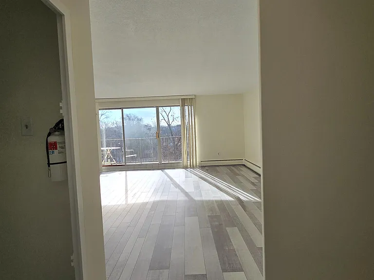 111 Chestnut St #609 — Photo 2