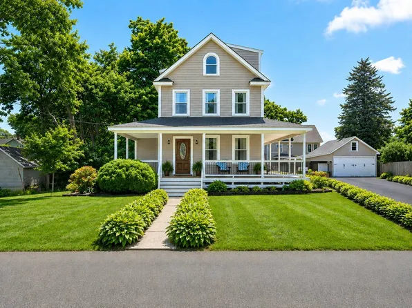 11 Gilbert St, Northport, NY 11768