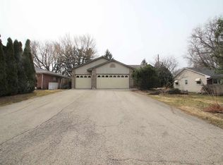 4329 Brendenwood Rd, Rockford, IL 61107