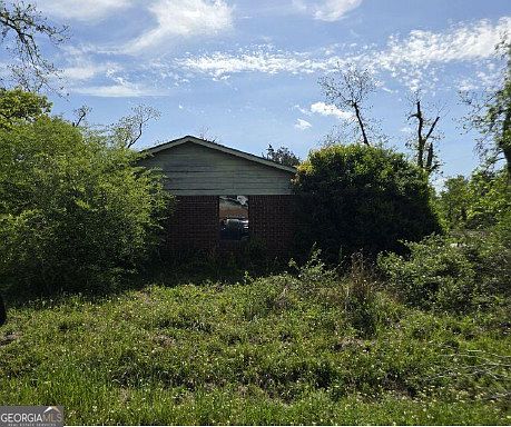 3rd image of 1705 Spooner Rd
