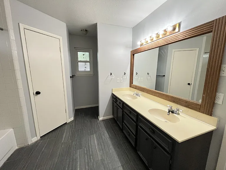 2919 Holly Green Dr — Photo 17