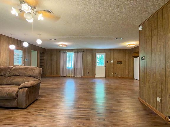2nd image of 706 Shanghai Rd