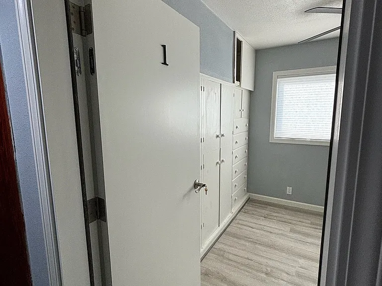 1111 NW 32nd St #1 — Photo 3