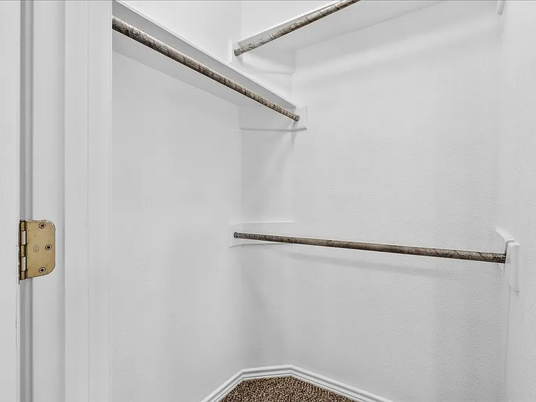 7414 Lake Micala Dr — Photo 42