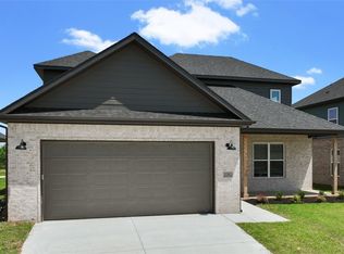 1110 Mammoth St, Bentonville, AR 72713