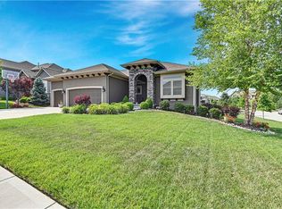 11517 W 158th St, Overland Park, KS 66221
