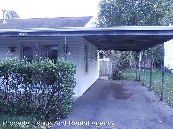 4th image of 1205 Flora Ave
