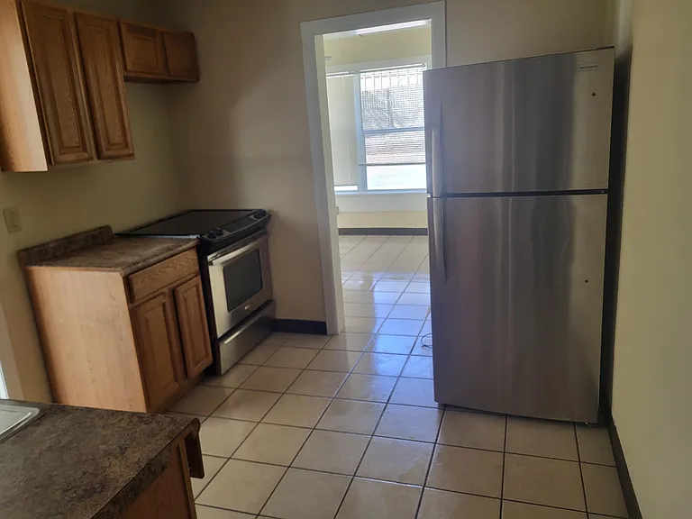 1102 Stonehaven St #1 — Photo 3