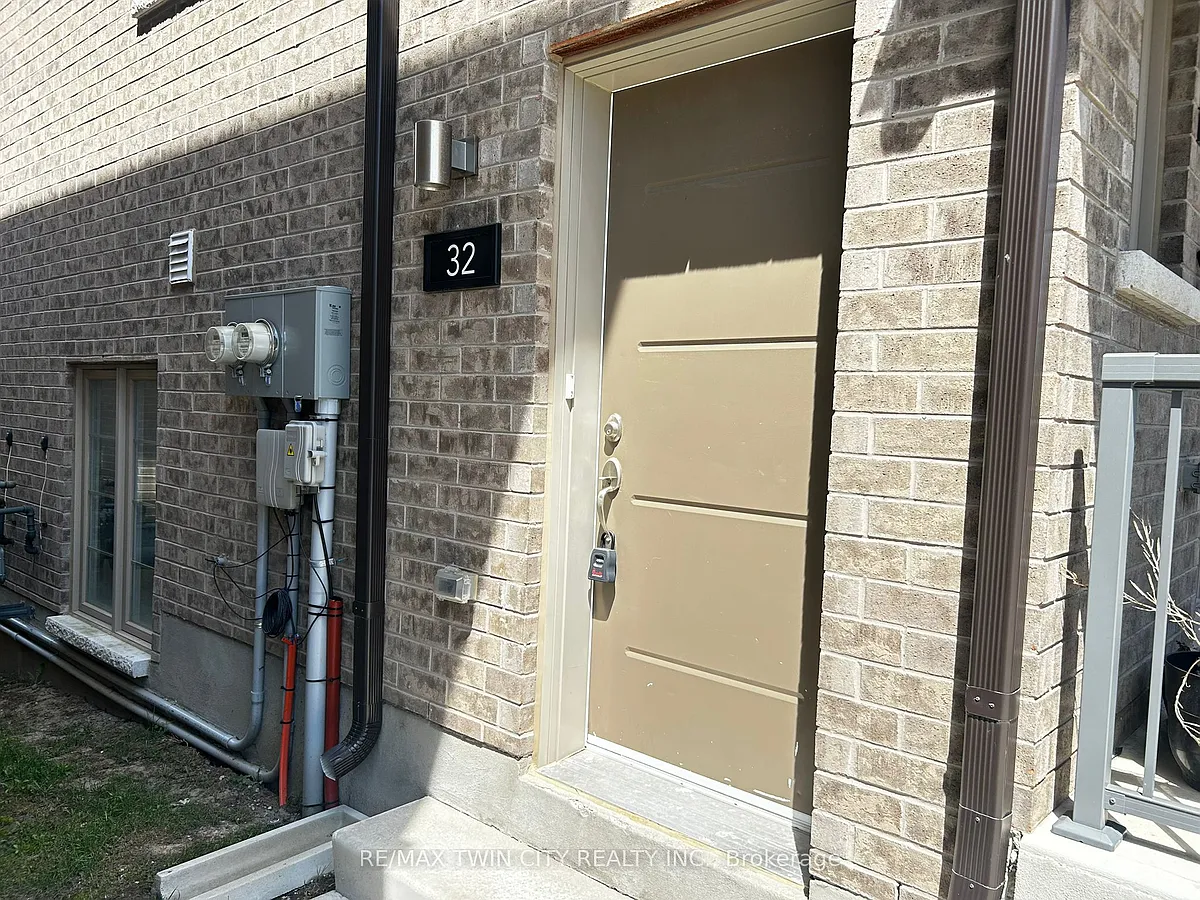 Building Photo - 205 W Oak Trl #32