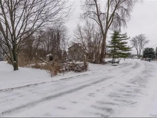 0 Shoreline Dr, Harrison Township, MI 48045