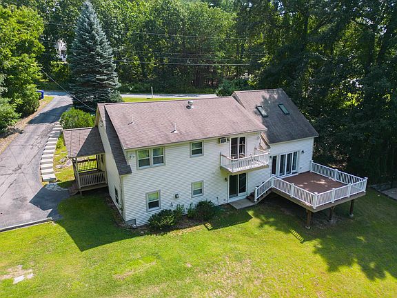 3rd image of 9 Mountain View Drive