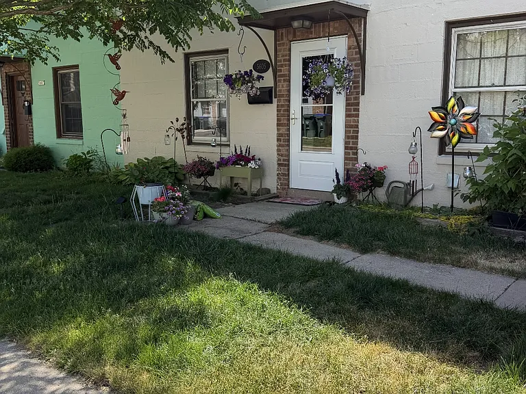 5605 Badger Ct — Photo 1