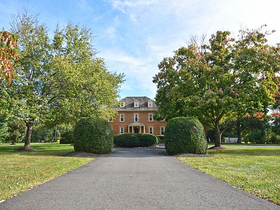 3rd image of 15790 Hunton Ln