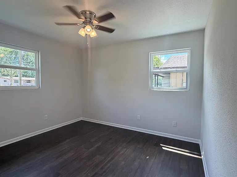 8534 Addison Rd — Photo 9