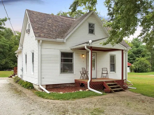 404 S Poplar St, Glasford, IL 61533