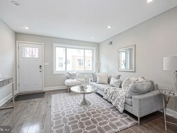 712 Pierce St, Philadelphia, PA 19148