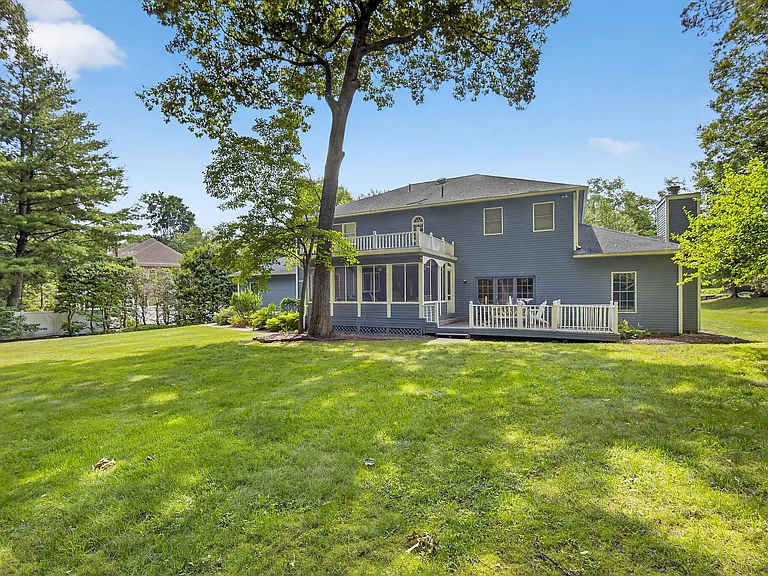 92 Brook Hollow Dr — Photo 49
