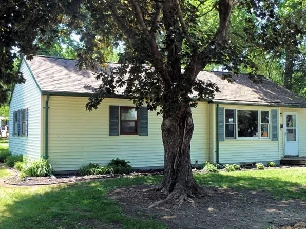467 Hollett St, Tracy, MN 56175