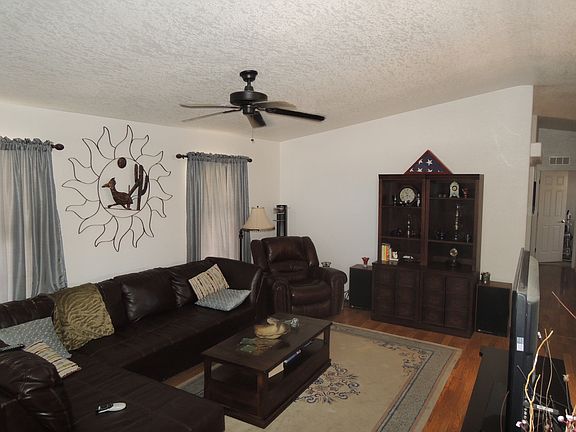 Spacious living room