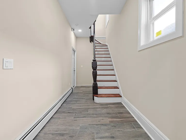 460 S 6th Ave #1 — Photo 15
