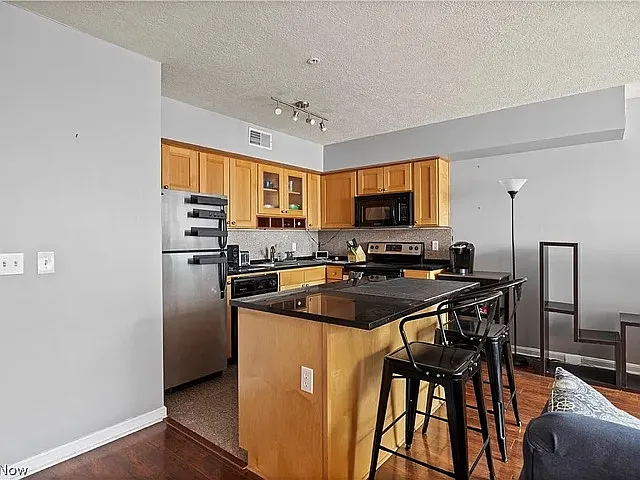 1 bed, 596 sqft, $1,700 — Photo 4