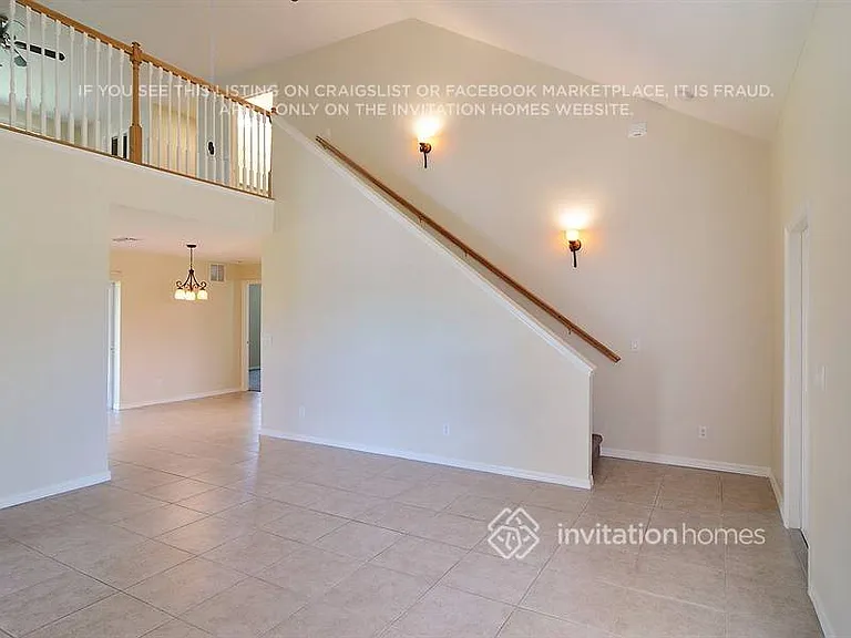 3244 SW Esperanto St — Photo 2