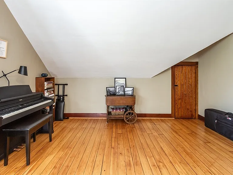256 Maple St #3 — Photo 4