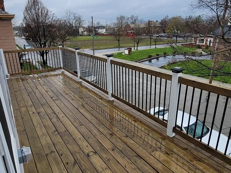 1351 E Mound St — Photo 13