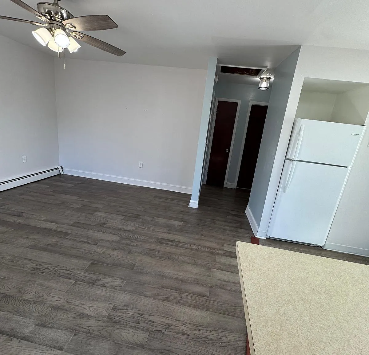 2 bed, 1951 sqft, $2,100 — Photo 1