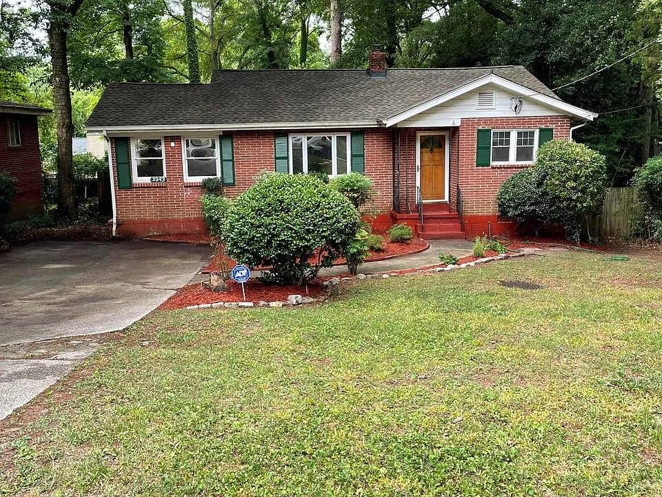 2943 Lowrance Dr