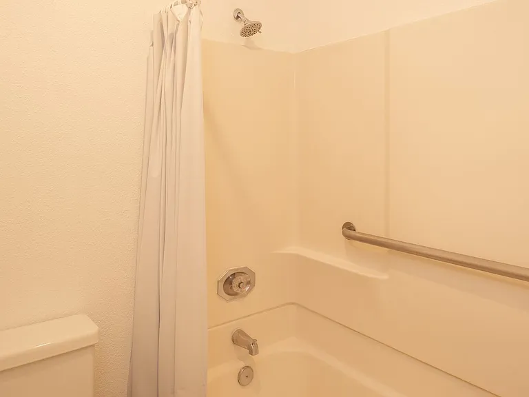 Victorian Villas Apartments — Photo 23