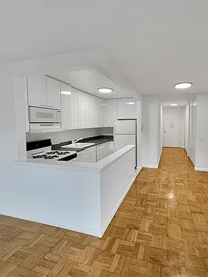 Rented by R New York | media 6