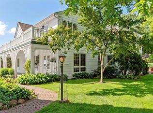 20500 Lakeview Ave, Excelsior, MN 55331