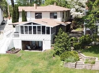 50001 W Lakeshore Dr, Dowagiac, MI 49047