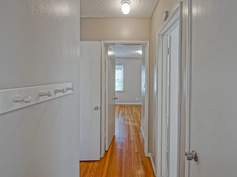 14226 Isis Ave — Photo 27