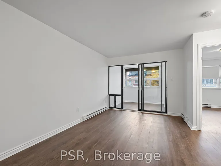 353 Queen St W #10 — Photo 10