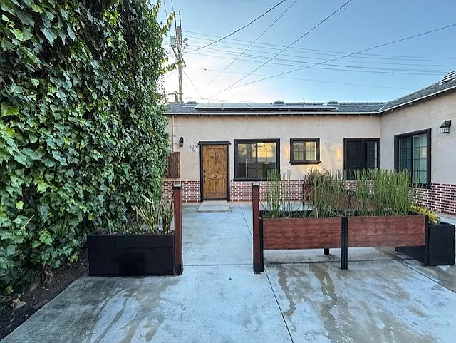1037 S Redondo Blvd #3/4 — Photo 9