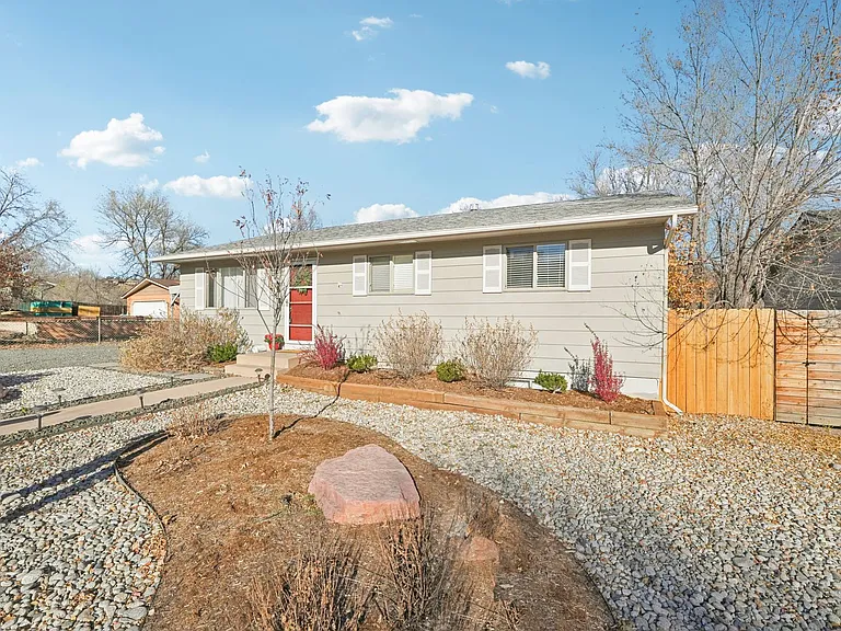 1235 Tonka Ave — Photo 4
