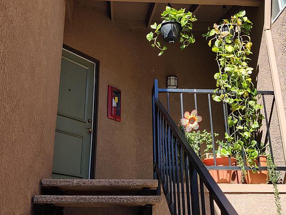 2nd image of 2568 Avenida Del Vis