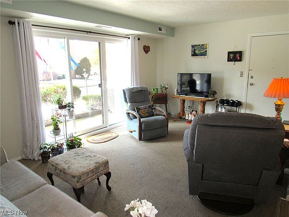 5th image of 16415 Heather Ln APT 104