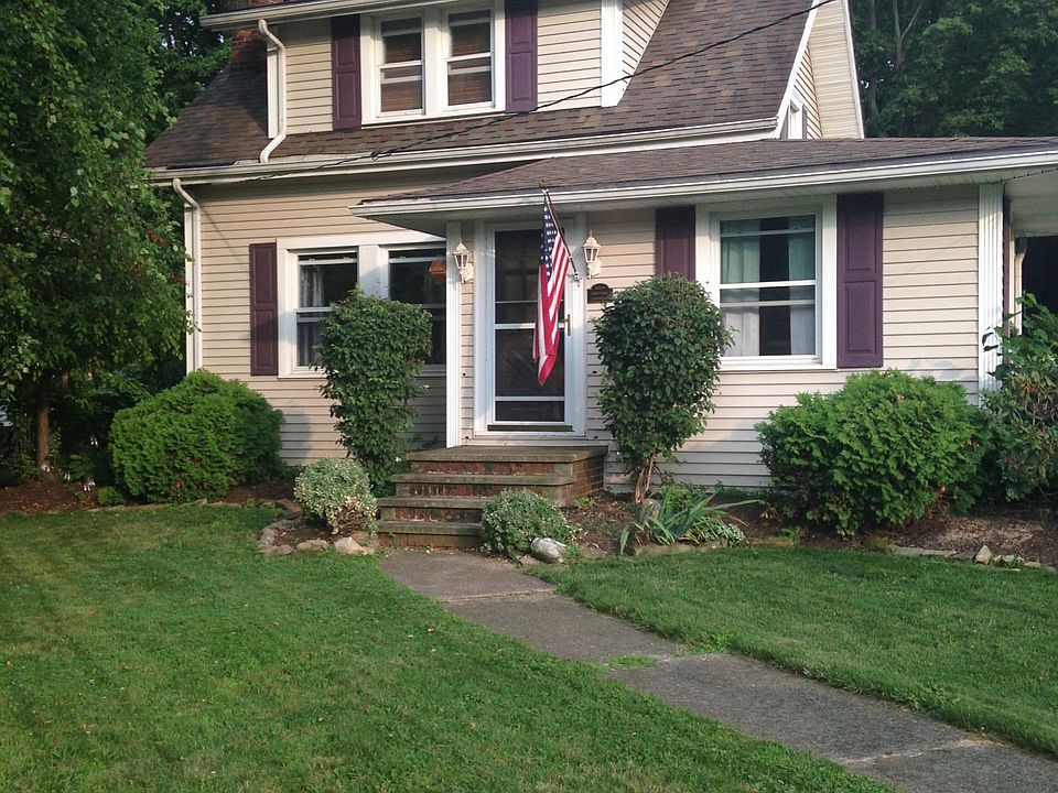 2nd image of 2981 Hayes St