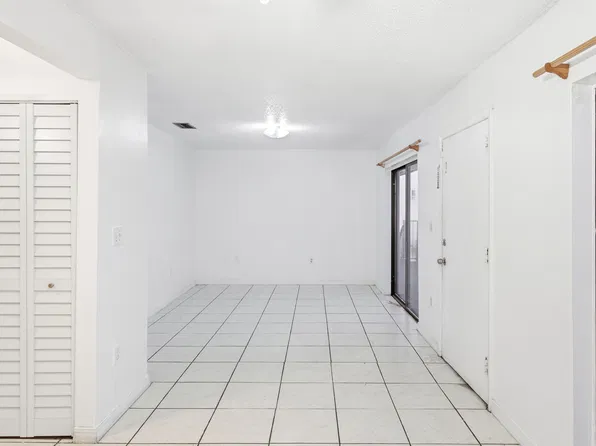 1143 SW 5th St, Miami, FL