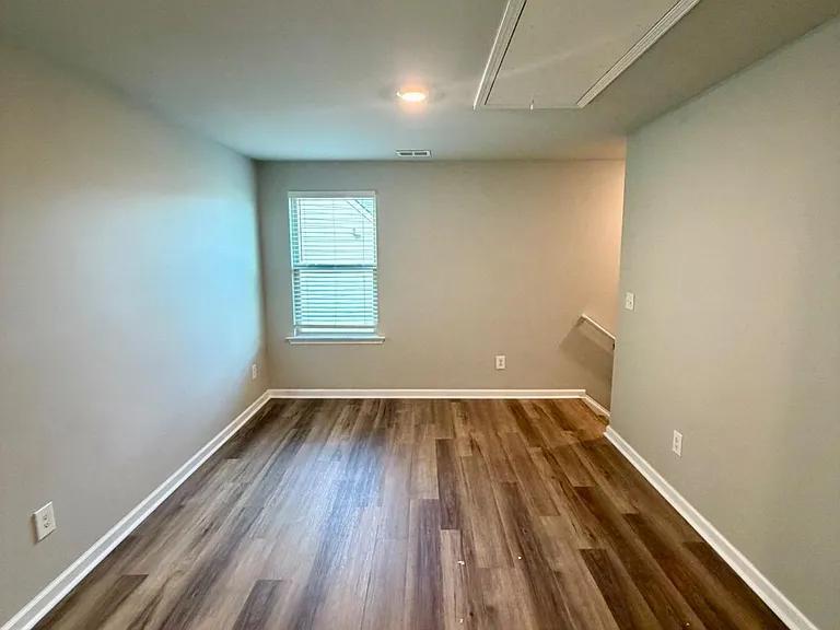 3128 Baylor Cir — Photo 10
